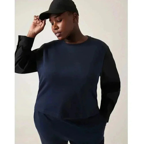Athleta Harlow Hybrid Top, NWT, Navy with Black Sleeves, Size 1X Plus, $99 - Picture 4 of 5